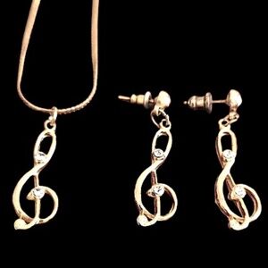 Vintage Musical Treble Clef Pendant with Gold Chain and Stud Earrings